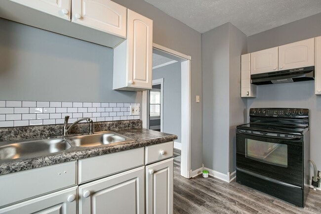 Building Photo - 2 Bedroom / 1 Bath Home located in Benson!