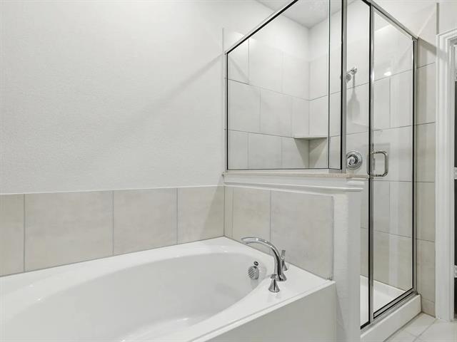 Building Photo - 701 Santa Lucia Dr