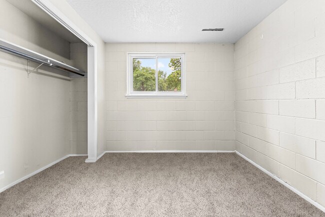 Building Photo - Spacious 4 Bedroom, 2 Bath Home on Boise Bench!