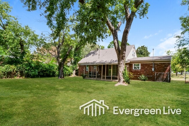 Building Photo - 8883 Whitworth St