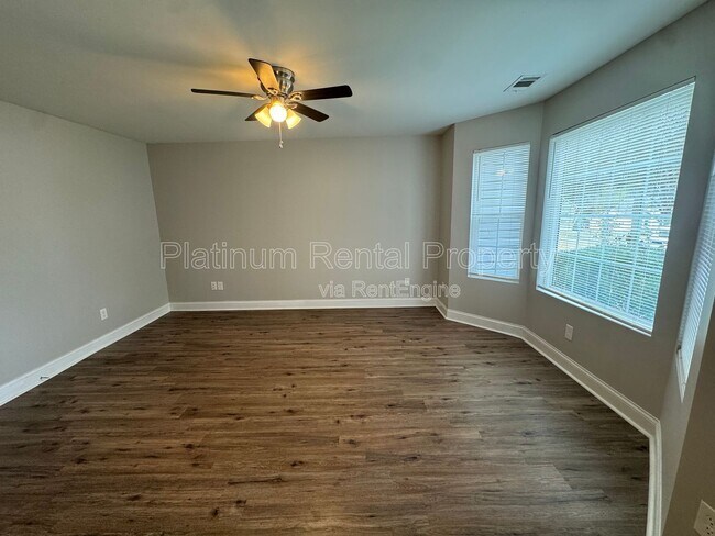 Building Photo - 2793 Oakvale Falls Dr