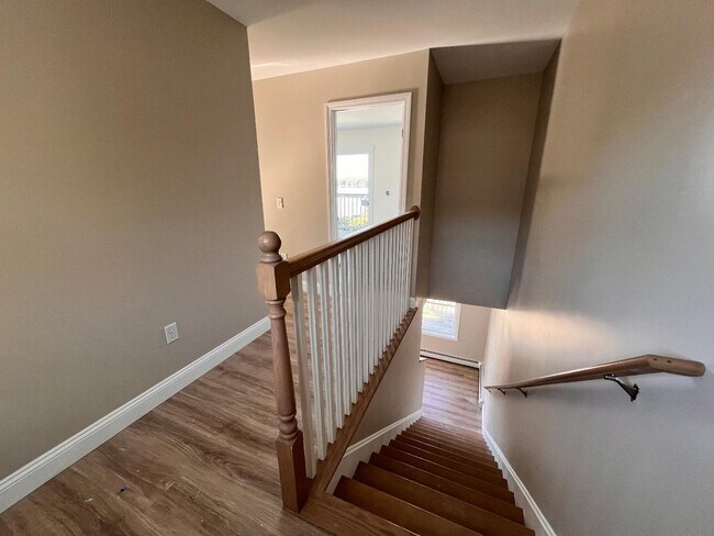 Building Photo - 55 Suncrest Terrace