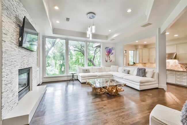 Building Photo - 4736 Post Oak Timber Dr