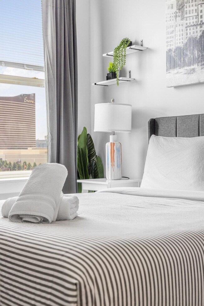 Building Photo - 95 Broadway-SI ID1240360P