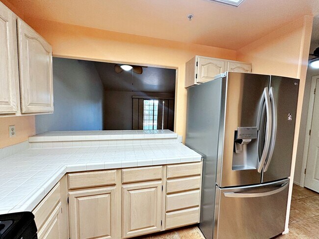 Building Photo - 1 MONTH FREE!!! 2 BEDROOM SINGLE STORY TOWNHOME 55+ COMMUNITY