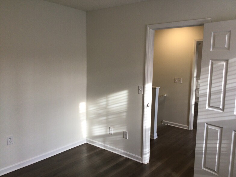 Building Photo - 141 Cameron Way Cir