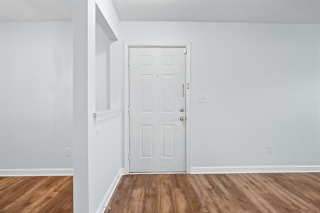 Building Photo - 2 Bed 2 Bath Condo for Rent in Norfolk!