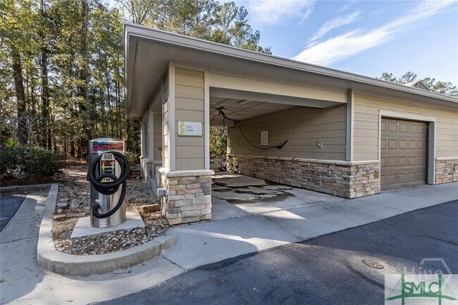 Building Photo - 101 Spring Lakes Dr
