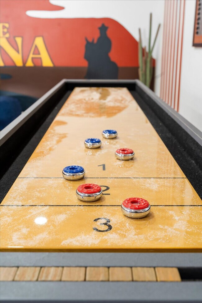 Building Photo - 4530 W Paradise Dr