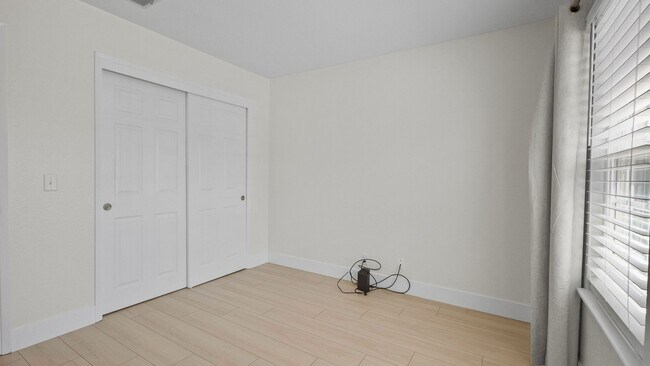 Building Photo - 3 Bedroom Home in Vacaville