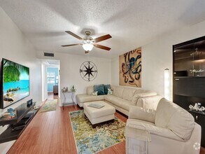Building Photo - Beautiful fully furnished 2 bedroom 1 bath.