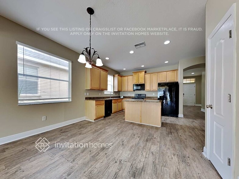 Building Photo - 411 Thicket Crest Rd