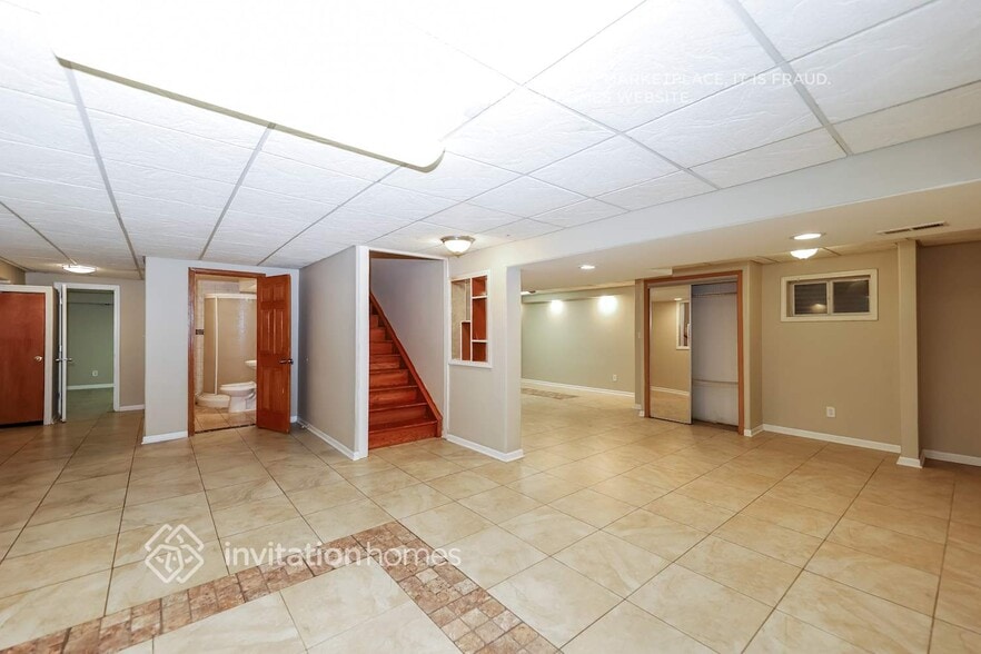 Building Photo - 16464 Coventry Ln