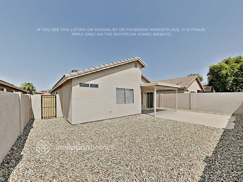 Building Photo - 1135 E Vernoa St