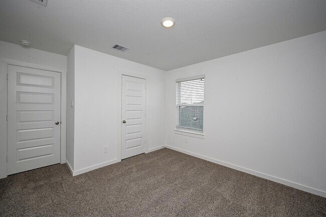 Building Photo - 29946 Gallatin River Ln