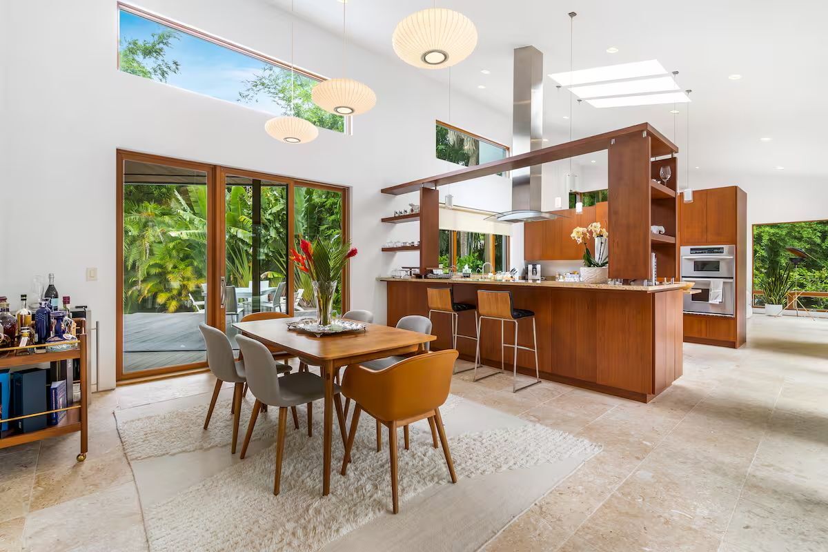 Building Photo - 587 47th St