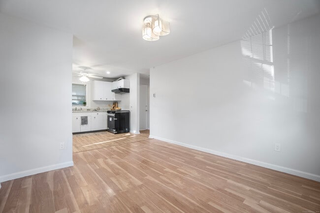Building Photo - 62 Soundview Ave