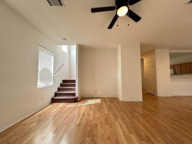 Building Photo - 3 Bedroom, 2.5 Bath, 2 Car garage