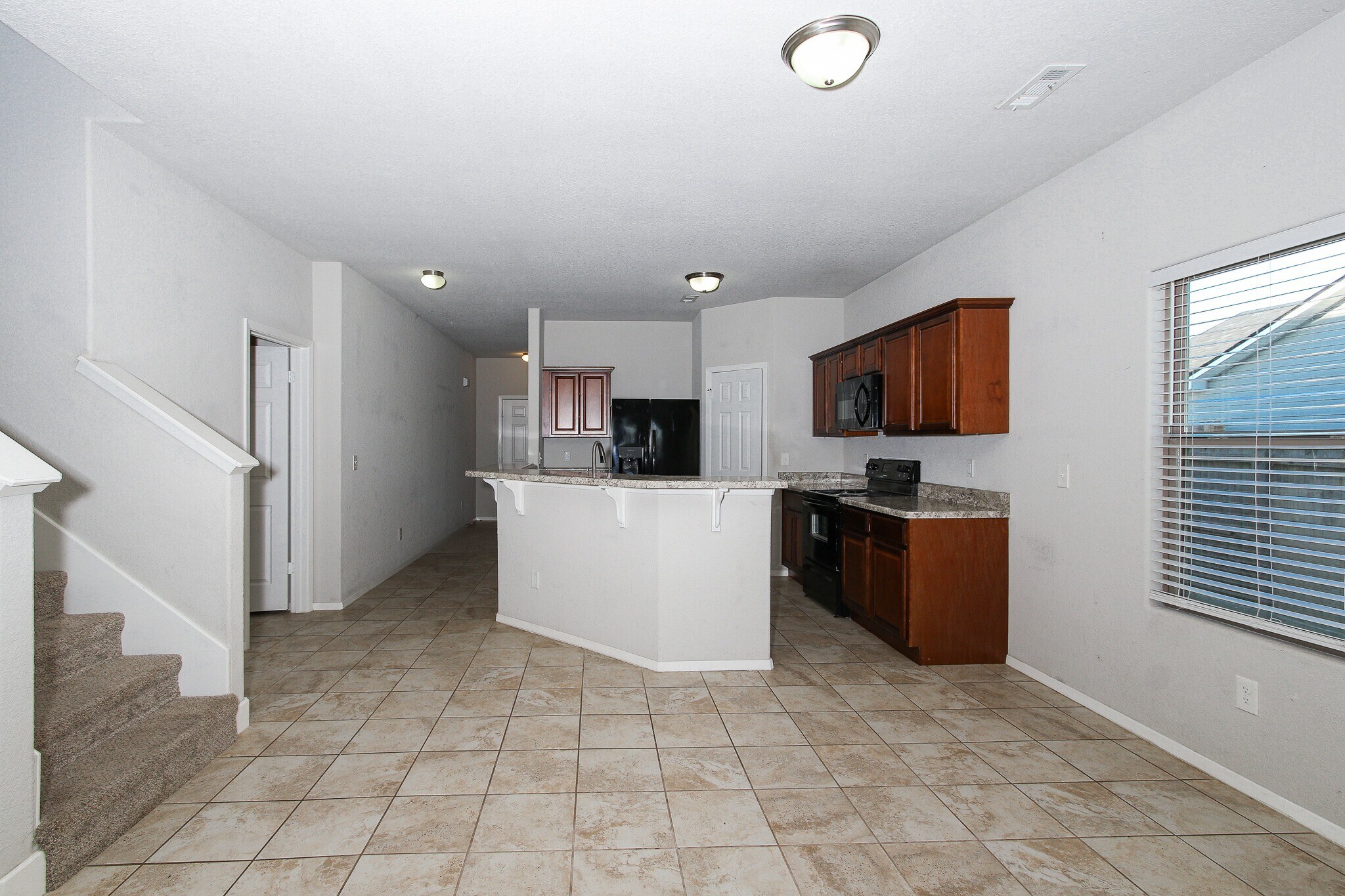 Building Photo - 2711 Wyandotte Ave