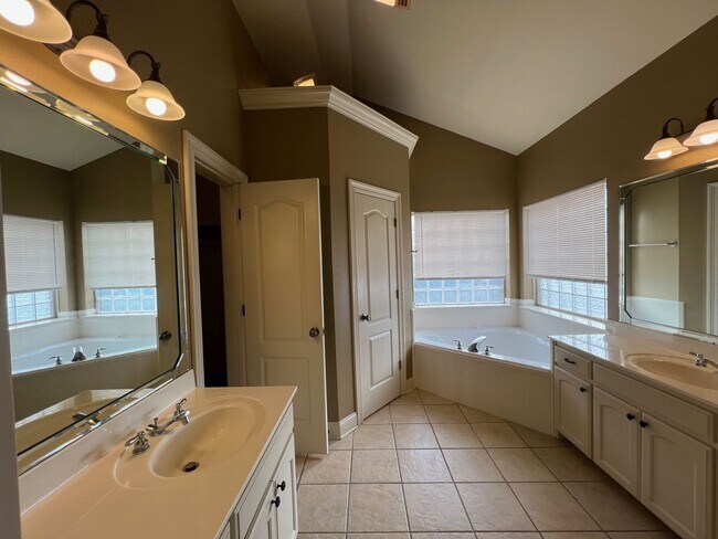 Building Photo - Pelican Crossing