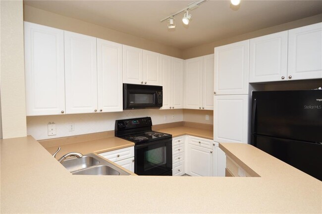 Building Photo - 4221 W Spruce St