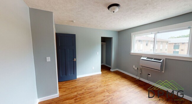 Building Photo - 326 E Hillsdale St