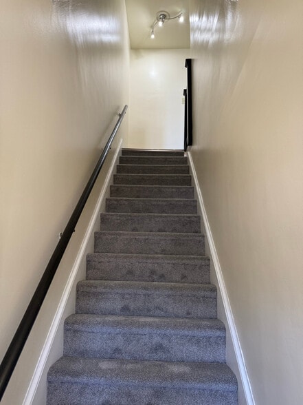 Building Photo - 322 S West End Ave