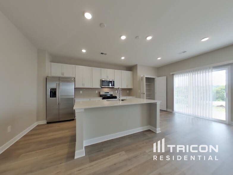 Building Photo - 5046 Lawler Ln