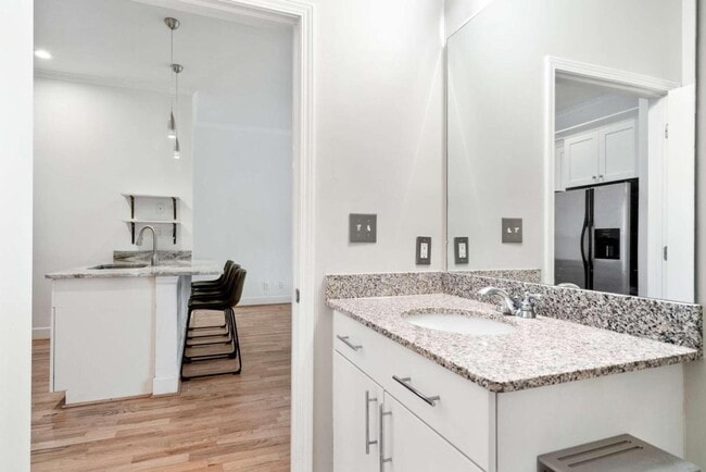 Building Photo - 384 Ralph McGill Blvd NE