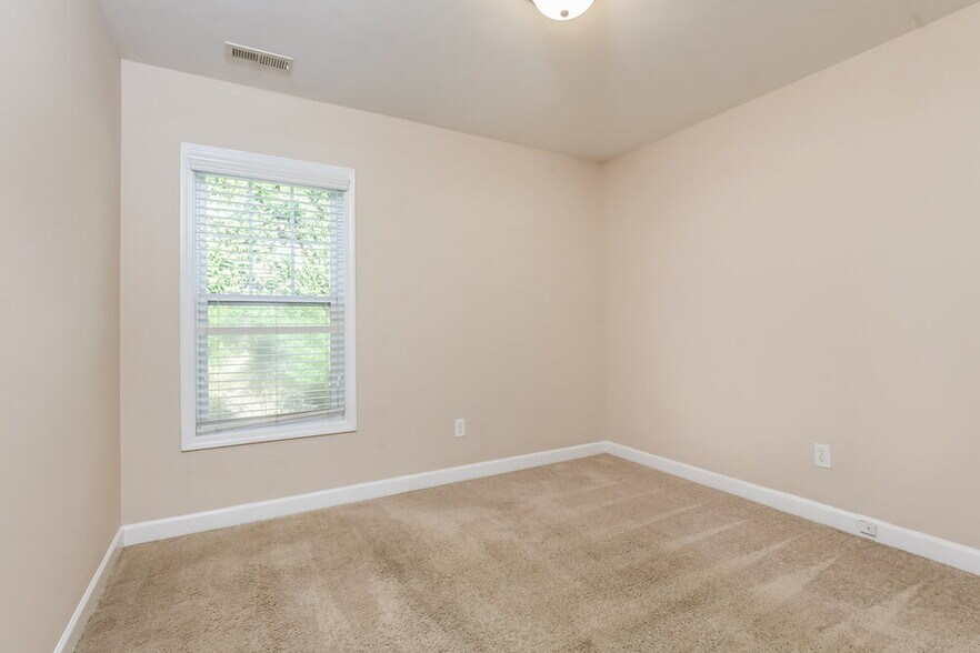 Building Photo - 2545 Spring Oaks Way