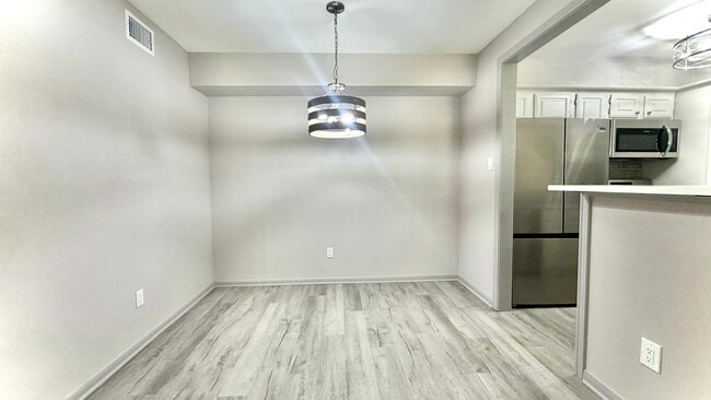 Building Photo - 1311 Antoine Dr