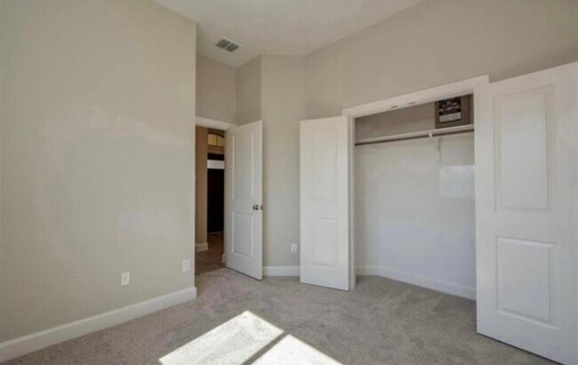 Building Photo - 427 Micaela Meadows Ct