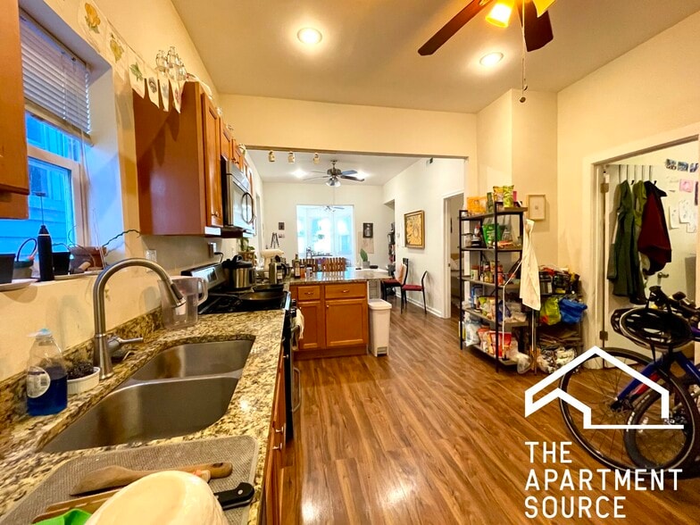 Building Photo - 1921 N Francisco Ave