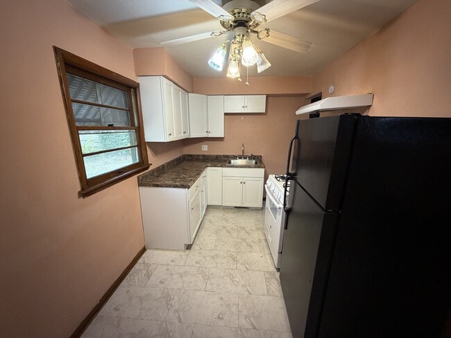 Building Photo - 723 Indiana Ave