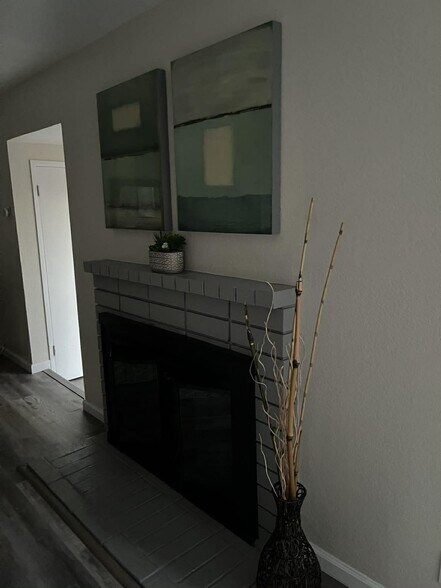 Building Photo - 36563 Beutke Dr