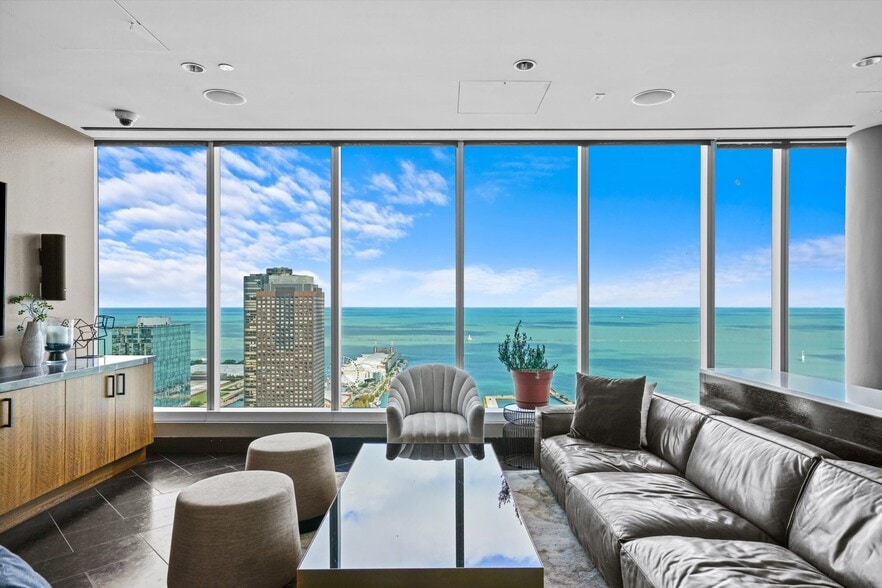 Building Photo - 352 E North Water St