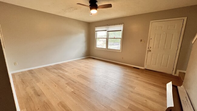 Building Photo - 1383 W Allen St