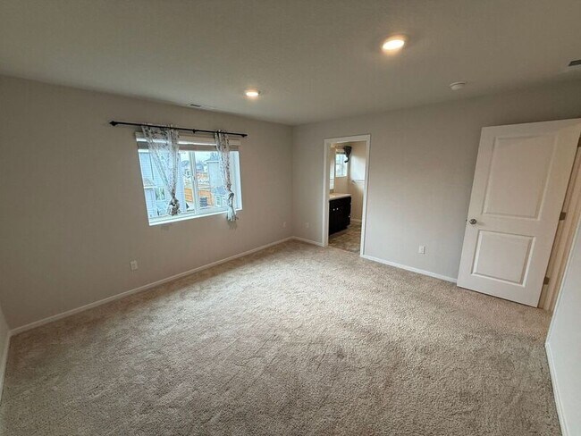 Building Photo - 4816 Apollo Ave