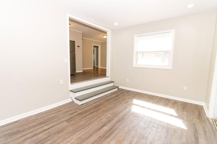 Building Photo - 26 Paulmar Dr