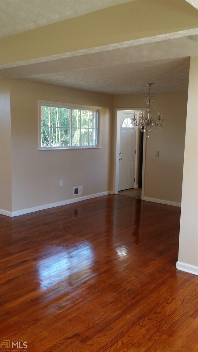 Building Photo - 3157 Wesley Chapel Rd