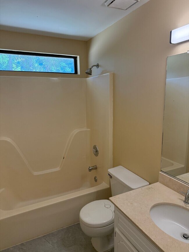 Building Photo - 2962 Bridgeport Dr