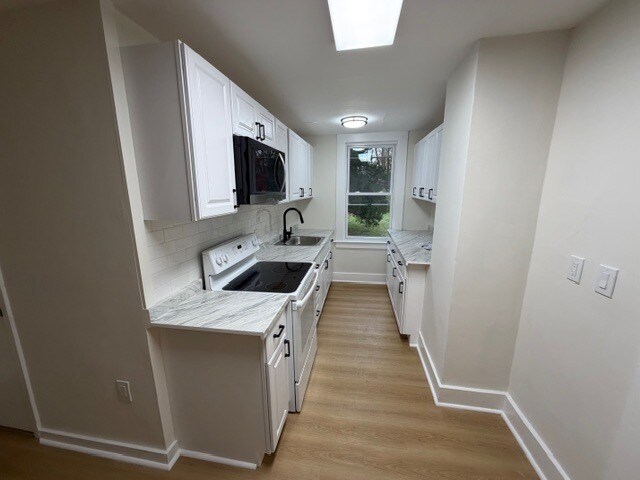 Building Photo - 473 Amity Rd