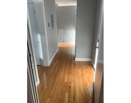 Building Photo - 111 Grovers Ave