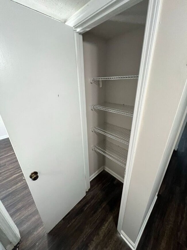 Building Photo - Ready Now!!! 2 bedroom 1.5 bath townhome off of Lenora Church Rd.!!