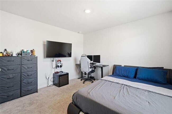 Building Photo - 196 Summit Pointe Dr