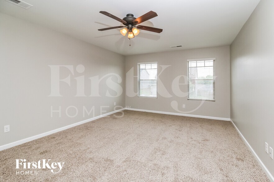Building Photo - 2057 Massey Ln