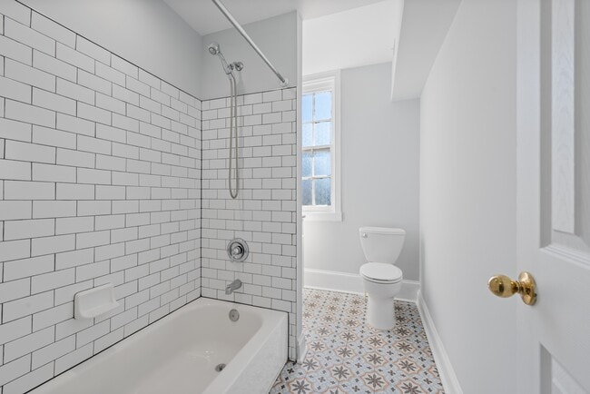 Building Photo - 239 W Lafayette Ave