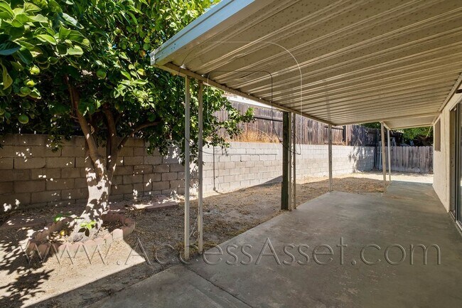 Building Photo - 55+ Community Living – Cozy 2 Bed/1 bath H...