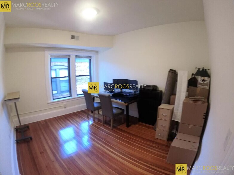 Building Photo - 1475 Beacon St