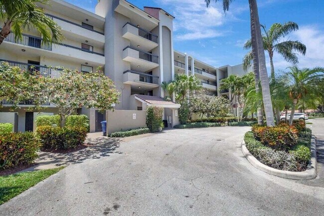 Building Photo - 950 Lavers Cir